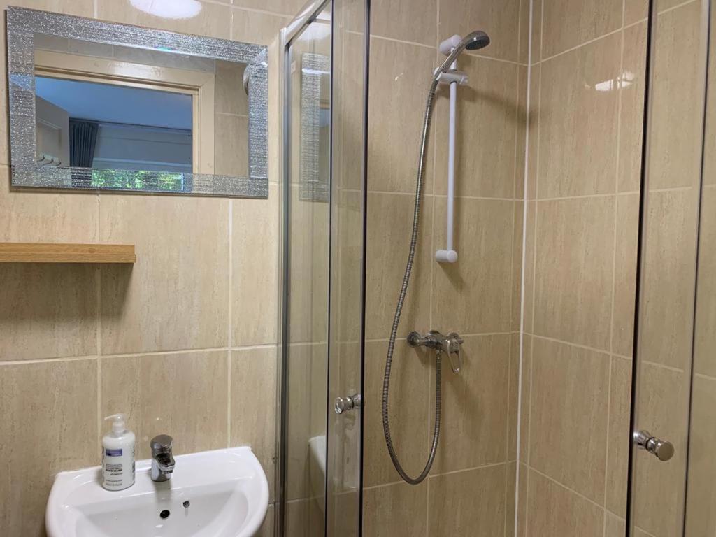 Budget Rooms Інвернесс Екстер'єр фото